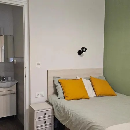 River - Private Wc Homestay